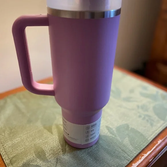 NWOT Stanley Cup 40 oz Mug - Picture 3 of 3